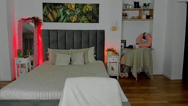 Snapshot of Fancy_Jenn chatting on 11/21/25, 08:18 Fancy Jenn online show from 11/21/25, 08:18