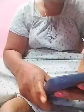 Snapshot of Tamilpriya46 chatting on 01/18/25, 10:49 Tamilpriya46 online show from 01/18/25, 10:49