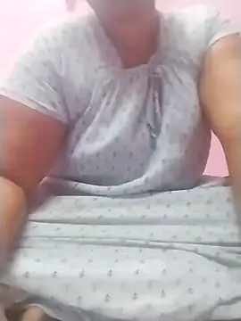 Snapshot of Tamilpriya46 chatting on 01/31/25, 10:10 Tamilpriya46 online show from 01/31/25, 10:10