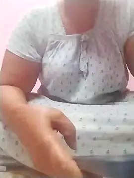 Snapshot of Tamilpriya46 chatting on 01/31/25, 01:34 Tamilpriya46 online show from 01/31/25, 01:34