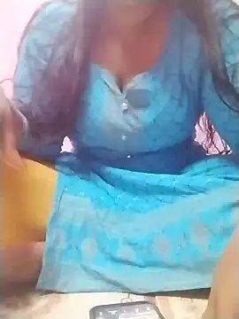 Snapshot of Tamilpriya46 chatting on 02/01/25, 12:37 Tamilpriya46 online show from 02/01/25, 12:37