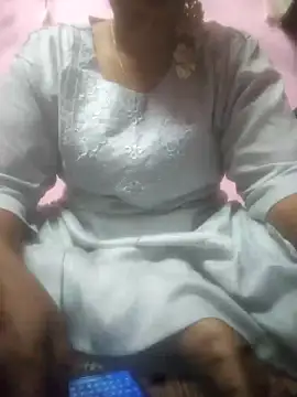 Snapshot of Tamilpriya46 chatting on 02/06/25, 04:25 Tamilpriya46 online show from 02/06/25, 04:25