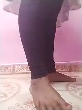 Snapshot of Tamilpriya46 chatting on 02/08/25, 07:04 Tamilpriya46 online show from 02/08/25, 07:04