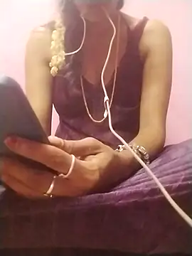 Snapshot of Tamilpriya46 chatting on 02/28/25, 05:15 Tamilpriya46 online show from 02/28/25, 05:15