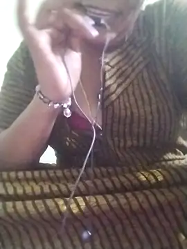 Snapshot of Tamilpriya46 chatting on 03/21/25, 05:56 Tamilpriya46 online show from 03/21/25, 05:56