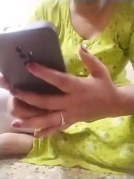 Snapshot of Tamilpriya46 chatting on 09/15/25, 05:02 Tamilpriya46 online show from 09/15/25, 05:02