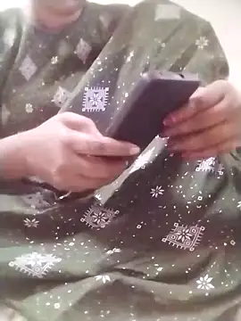 Snapshot of Tamilpriya46 chatting on 09/22/25, 04:42 Tamilpriya46 online show from 09/22/25, 04:42