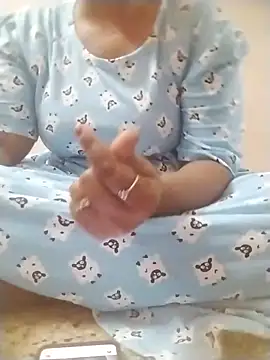 Snapshot of Tamilpriya46 chatting on 09/25/25, 04:43 Tamilpriya46 online show from 09/25/25, 04:43