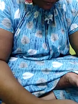 Snapshot of Tamilpriya46 chatting on 10/19/25, 06:19 Tamilpriya46 online show from 10/19/25, 06:19