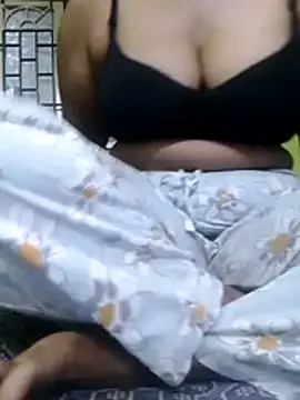 Snapshot of Tamilpriya46 chatting on 10/21/25, 04:51 Tamilpriya46 online show from 10/21/25, 04:51