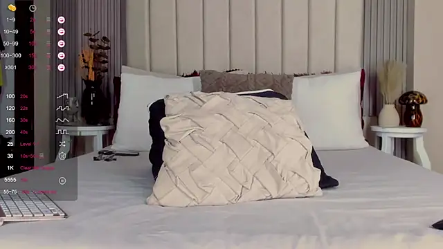 romina-brunette online show from 03/08/25, 12:30