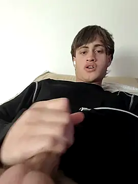 Snapshot of lolo2233a chatting on 10/13/25, 02:28 lolo2233a online show from 10/13/25, 02:28