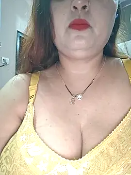 Dianaa9 online show from 05/17/26, 06:37