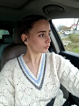 Snapshot of SophieCharm chatting on 11/26/25, 12:06 SophieCharm online show from 11/26/25, 12:06