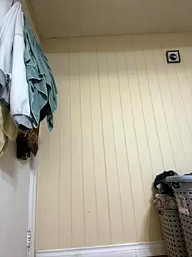 Snapshot of Wantsomemore2 chatting on 11/13/25, 01:15 Wantsomemore2 online show from 11/13/25, 01:15