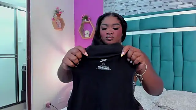 Snapshot of LORENSCOLLINS chatting on 11/07/25, 08:09 LORENSCOLLINS online show from 11/07/25, 08:09