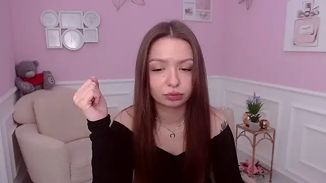 LucySkilar online show from 12/19/24, 07:29