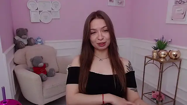 Snapshot of LucySkilar chatting on 10/13/25, 05:40 LucySkilar online show from 10/13/25, 05:40