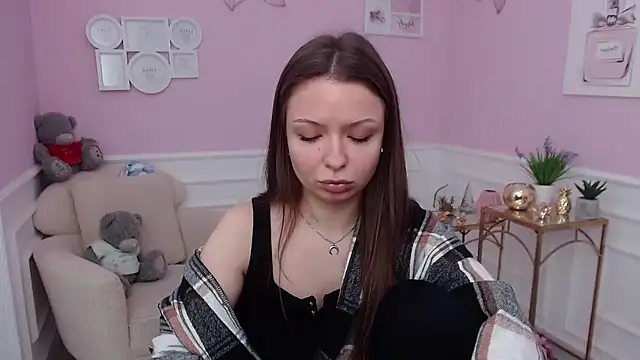 Snapshot of LucySkilar chatting on 01/15/26, 06:07 LucySkilar online show from 01/15/26, 06:07