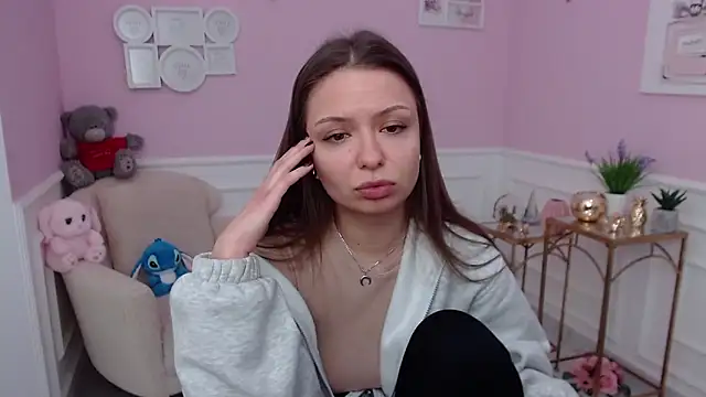 Snapshot of LucySkilar chatting on 01/16/26, 06:06 LucySkilar online show from 01/16/26, 06:06
