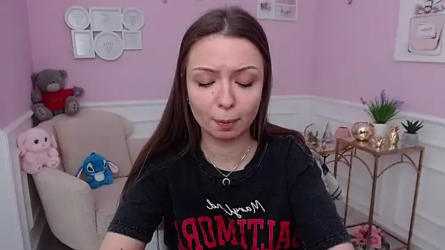 Snapshot of LucySkilar chatting on 01/18/26, 07:34 LucySkilar online show from 01/18/26, 07:34