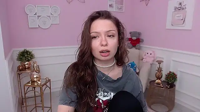 Snapshot of LucySkilar chatting on 02/03/26, 06:40 LucySkilar online show from 02/03/26, 06:40