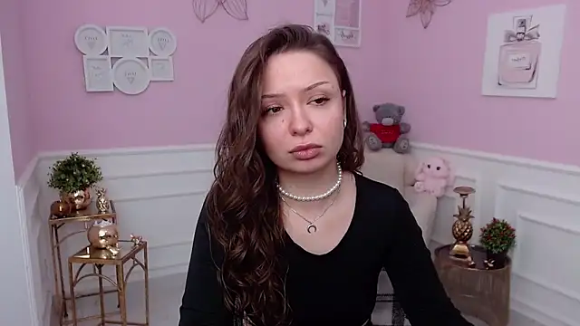 Snapshot of LucySkilar chatting on 02/15/26, 05:26 LucySkilar online show from 02/15/26, 05:26