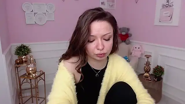 Snapshot of LucySkilar chatting on 02/24/26, 05:38 LucySkilar online show from 02/24/26, 05:38