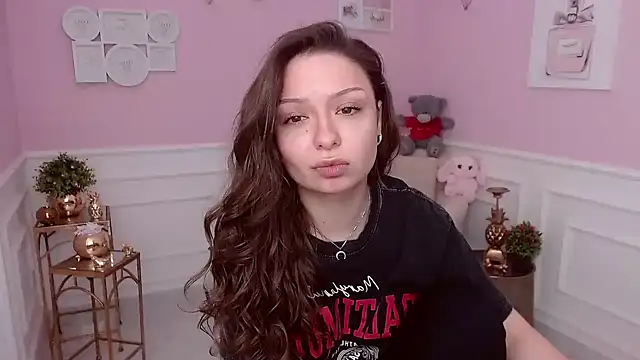 Snapshot of LucySkilar chatting on 03/05/26, 05:36 LucySkilar online show from 03/05/26, 05:36