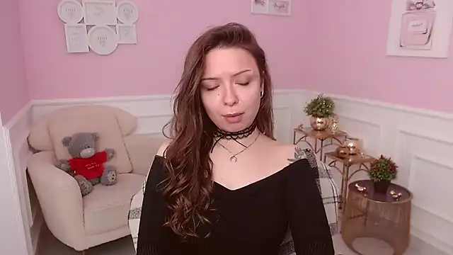 Snapshot of LucySkilar chatting on 04/13/26, 04:29 LucySkilar online show from 04/13/26, 04:29