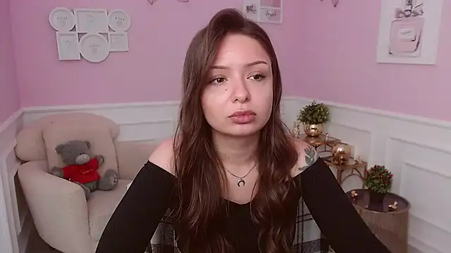 Snapshot of LucySkilar chatting on 06/07/26, 04:38 LucySkilar online show from 06/07/26, 04:38