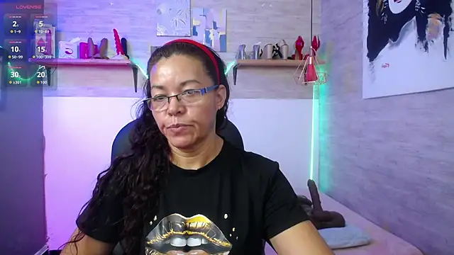 Snapshot of MaturePure chatting on 09/26/25, 07:29 MaturePure online show from 09/26/25, 07:29