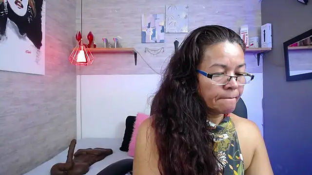 Snapshot of MaturePure chatting on 10/13/25, 10:10 MaturePure online show from 10/13/25, 10:10