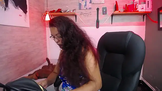 Snapshot of MaturePure chatting on 10/14/25, 12:28 MaturePure online show from 10/14/25, 12:28