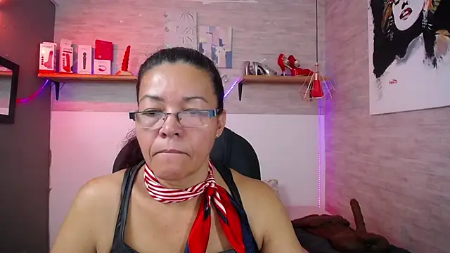 Snapshot of MaturePure chatting on 11/17/25, 05:19 MaturePure online show from 11/17/25, 05:19