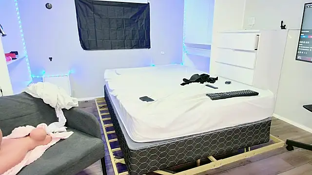 Snapshot of THICKwithDICKK chatting on 02/23/25, 08:06 THICKwithDICKK online show from 02/23/25, 08:06