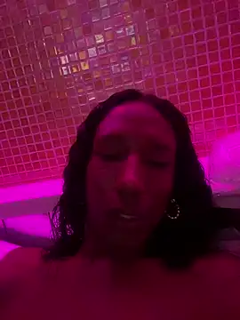 tamarabigass1 online show from 03/20/25, 09:59