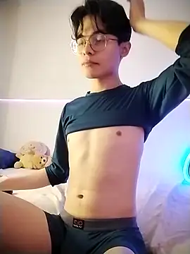 Snapshot of Dmitri_Aksnes chatting on 10/17/25, 10:07 Dmitri Aksnes online show from 10/17/25, 10:07