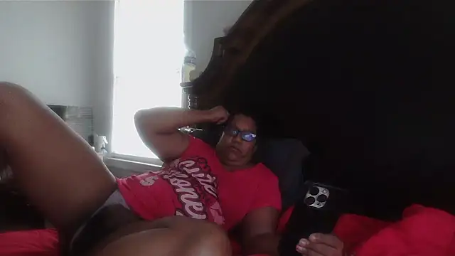 ebonyred online show from 06/18/26, 12:09