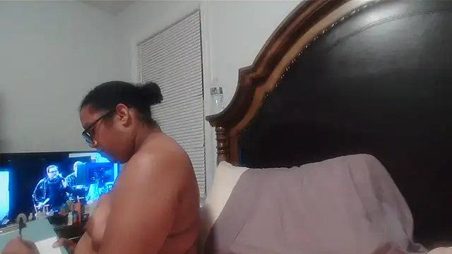 ebonyred online show from 08/04/26, 01:42