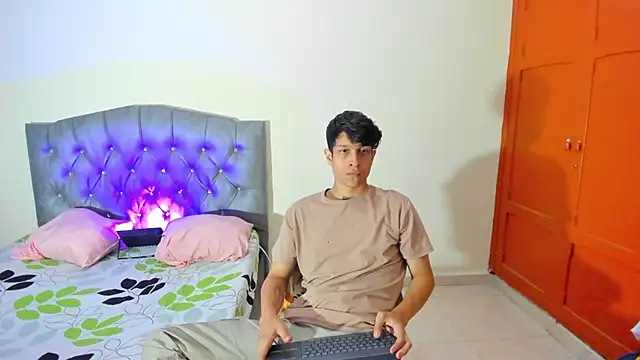 AgarEvans online show from 10/10/25, 06:51