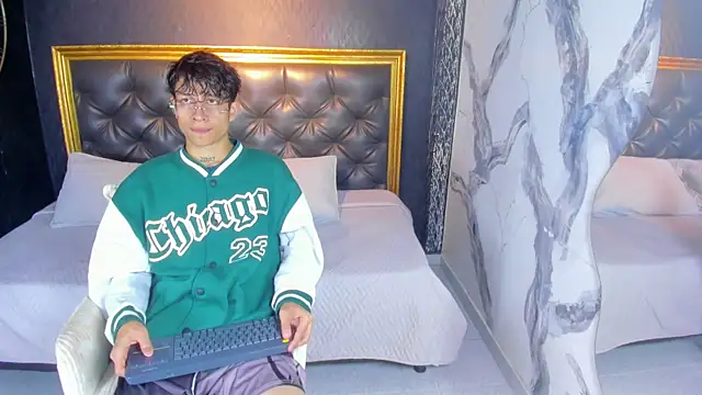 AgarEvans online show from 10/30/25, 02:57