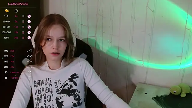 Snapshot of amelia_sweeti chatting on 09/23/25, 07:39 amelia sweeti online show from 09/23/25, 07:39