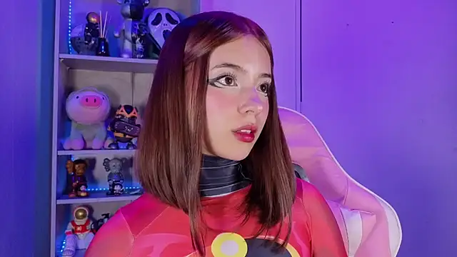 Snapshot of EmilyMiller_ chatting on 11/02/25, 04:20 EmilyMiller online show from 11/02/25, 04:20