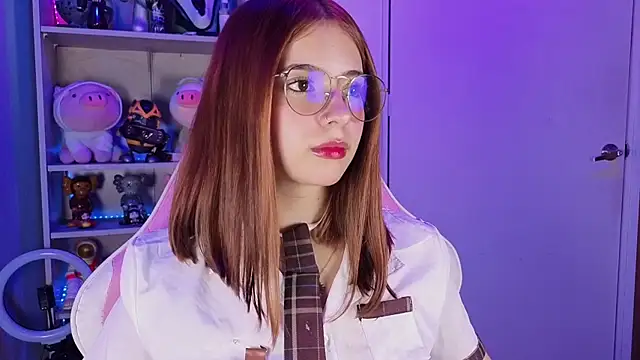 Snapshot of EmilyMiller_ chatting on 12/02/25, 04:57 EmilyMiller online show from 12/02/25, 04:57