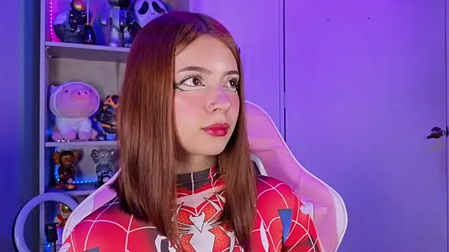 Snapshot of EmilyMiller_ chatting on 12/15/25, 04:00 EmilyMiller online show from 12/15/25, 04:00