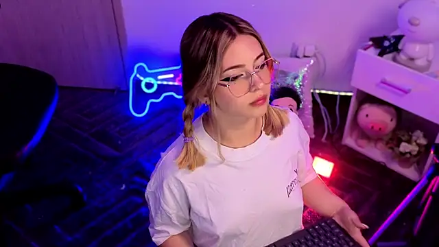 EmilyMiller  online show from 07/21/26, 05:26
