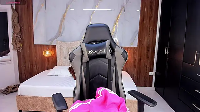 mia 18v online show from 03/21/25, 08:29