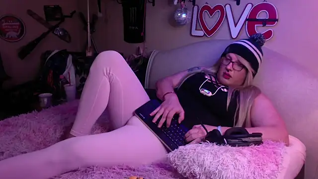 Blakelytgirl online show from 01/21/25, 08:19