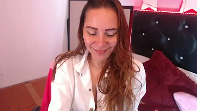 camila delarosa online show from 10/09/25, 04:16
